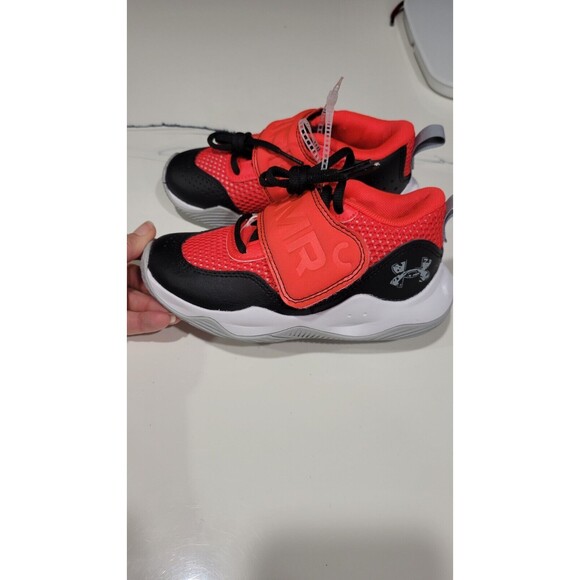 NEW no Box Under Armour Zone BB 2 Kids size 11.5 Red Black Basketball Shoes - Picture 1 of 9